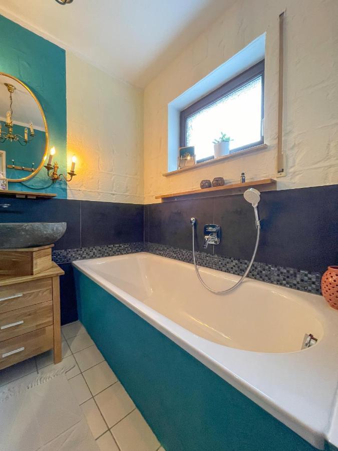 Souterrainwohnung Mit Grossem Garten Und Sauna Кассель Экстерьер фото